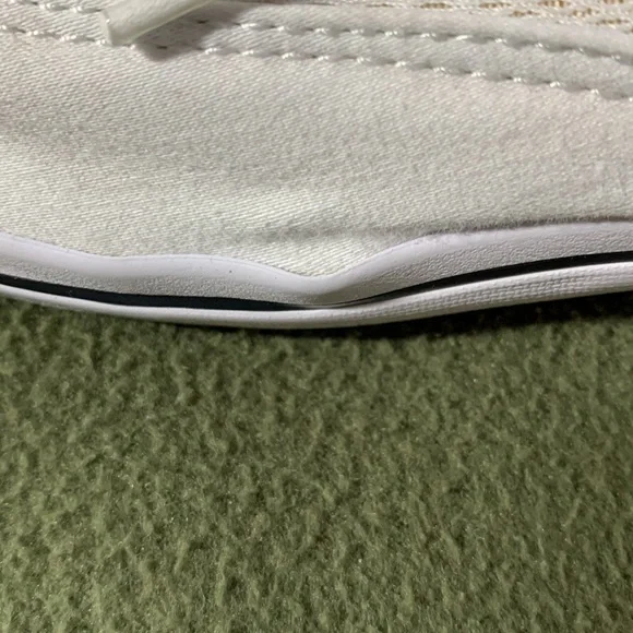 GUC Keds white shoes.  Size 8.5 - Picture 8 of 12